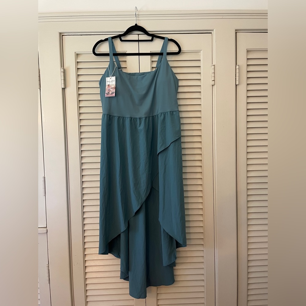 Halara 2x Dress with shorts (one pocket) NEVER WORN